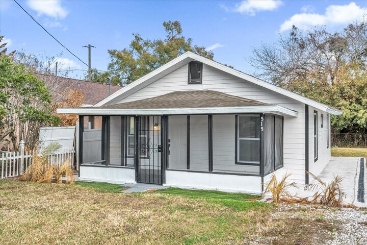 Property Photo:  515 9th Street  FL 34787 