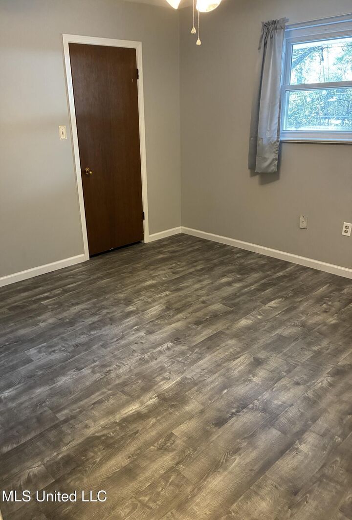 Property Photo: 3 W Bainbridge Place MS 39560