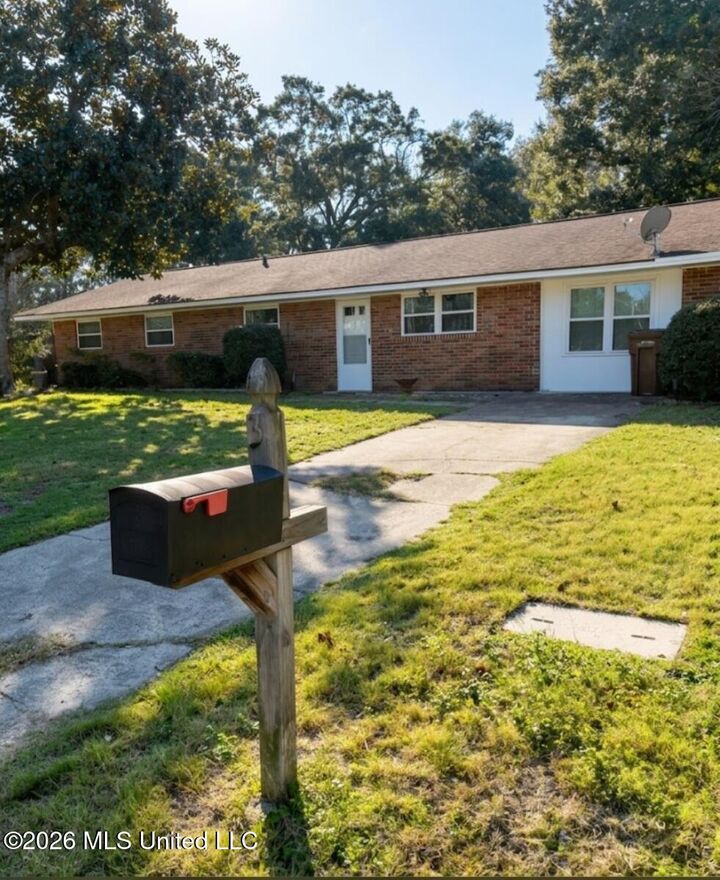 Property Photo: 3 Bainbridge Place MS 39560