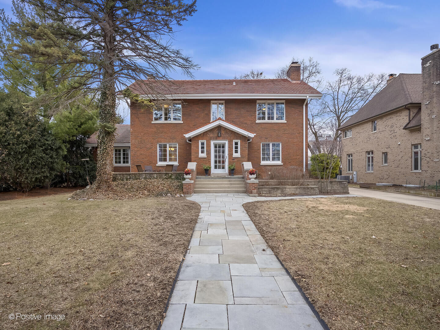 Property Photo:  225 S Stone Avenue  IL 60525 