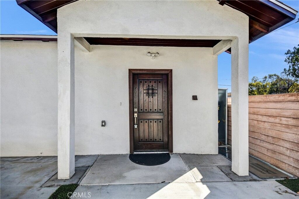 Property Photo:  696 E 9th B  CA 91786 