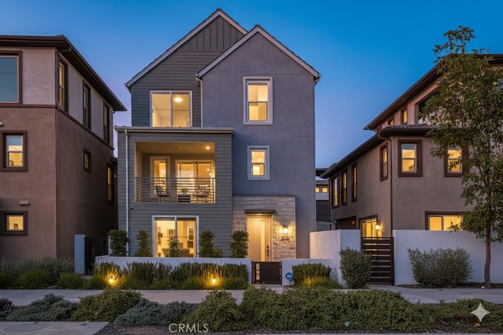 Property Photo: 201 Lynx CA 92618