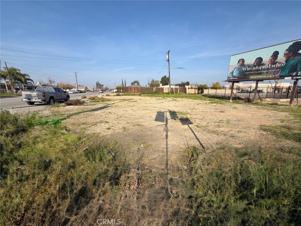 Property Photo:  1000 E California  CA 93307 