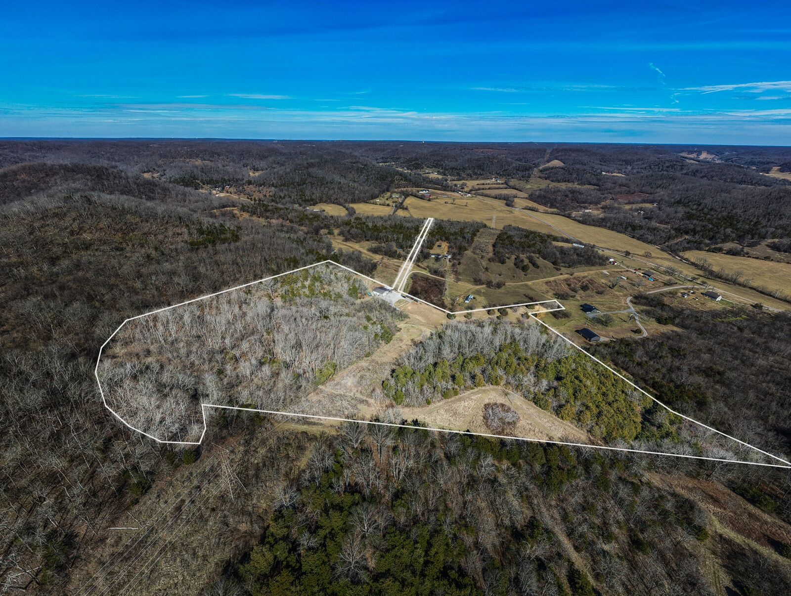 Property Photo:  325 Freeman Ln  TN 37074 