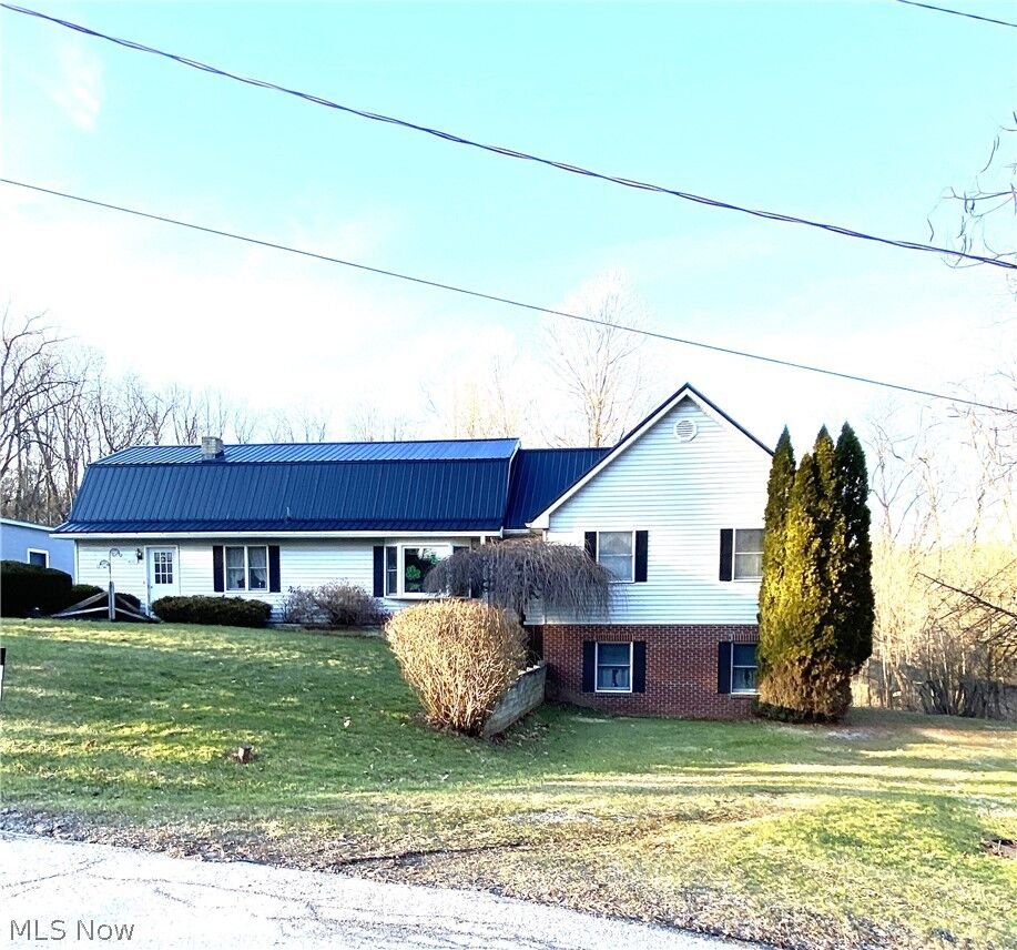 Property Photo:  400 Lyons Avenue  OH 44413 