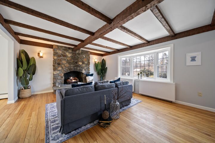 Property Photo:  26 Devonshire Lane  NH 03053 