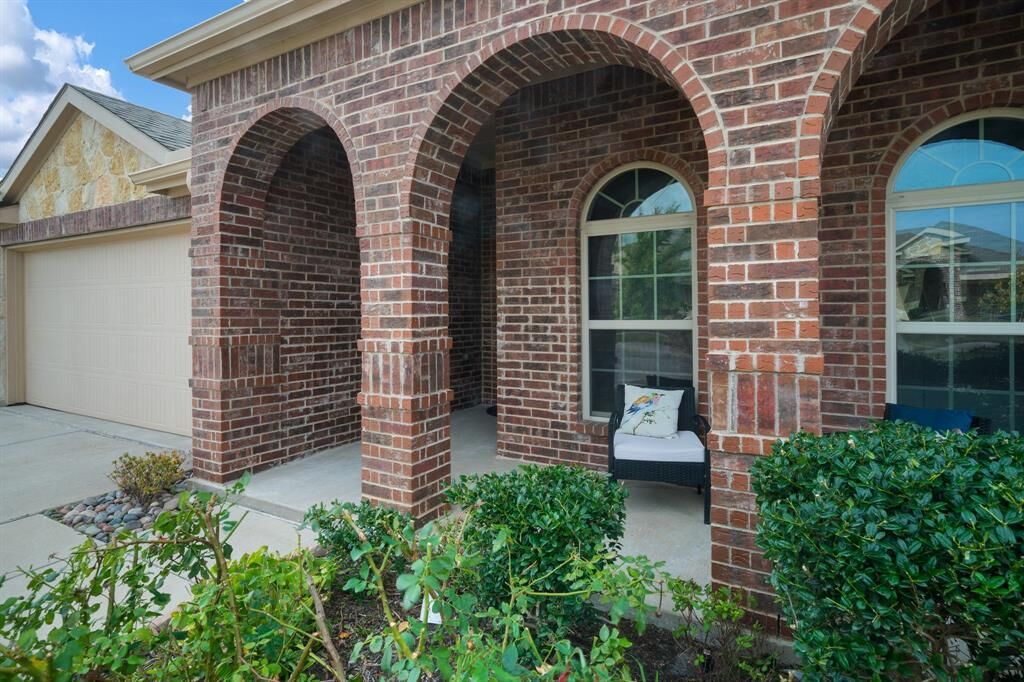 Property Photo: 1120 Cheyenne Drive TX 76227