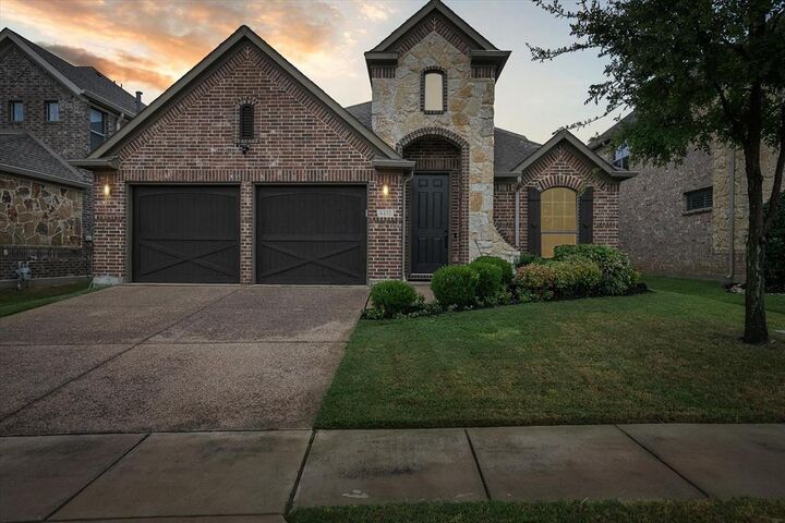 Property Photo: 6432 Brynwyck Lane TX 76182