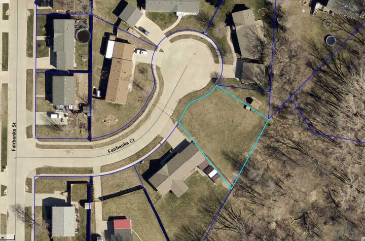 Property Photo:  1304 Fairbanks Court  IA 51109 