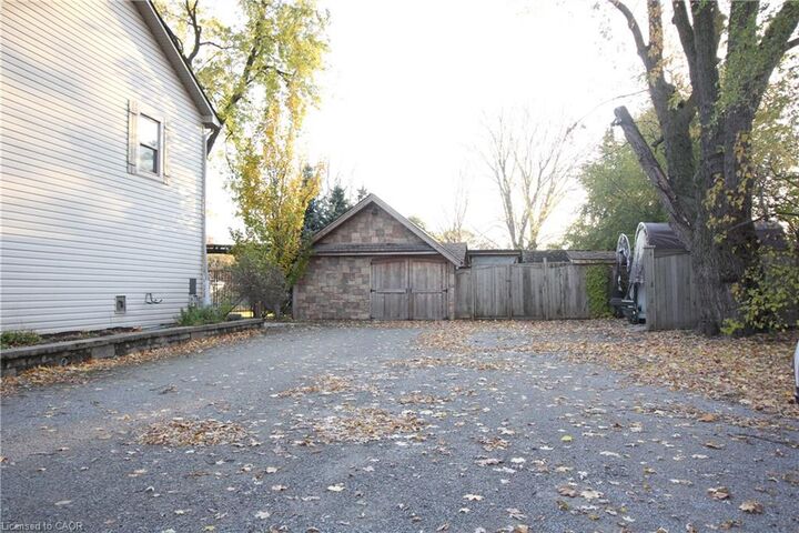 Property Photo:  1076 King Road  ON L7T 3L7 