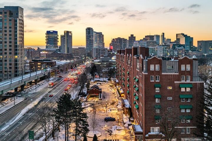 Property Photo:  4 Canal Park Ph 8  MA 02141 