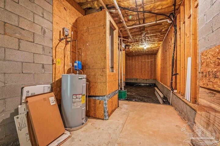 Property Photo:  4610 Peacock Dr  FL 32504 