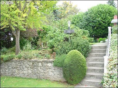 Property Photo: 770 NE 91st Ave OR 97220