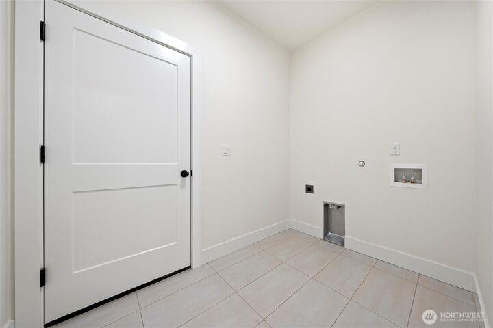 Property Photo:  1151 E Mt Hood Street  WA 99344 