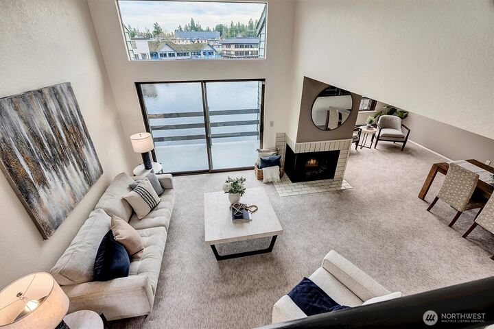 Property Photo:  7  Lake Bellevue Drive 206  WA 98005 