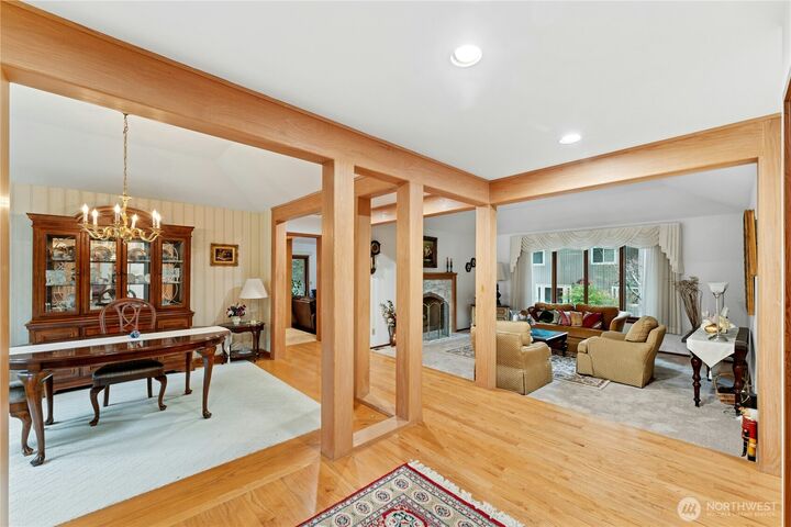 Property Photo:  21022 NE 32nd Place  WA 98074 