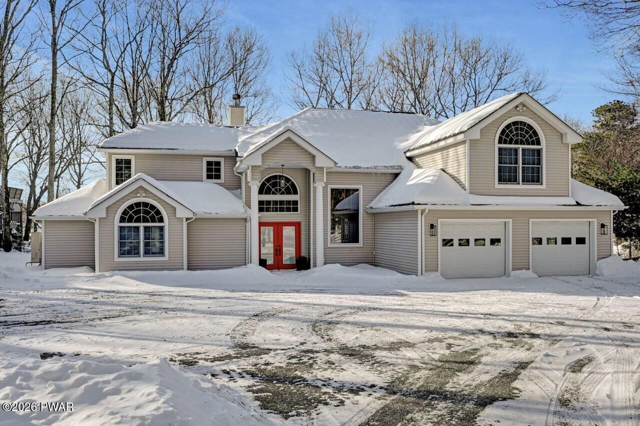 Property Photo:  412 Canoe Brook Drive  PA 18428 
