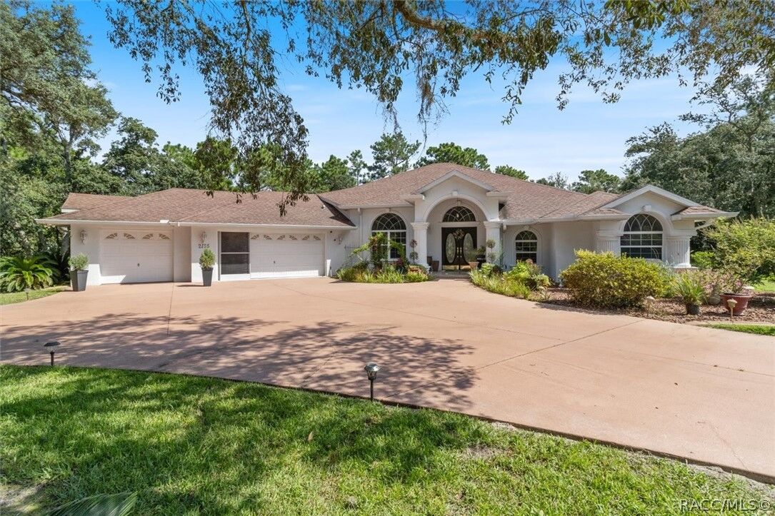 Property Photo:  2155 W Fir Place  FL 34465 