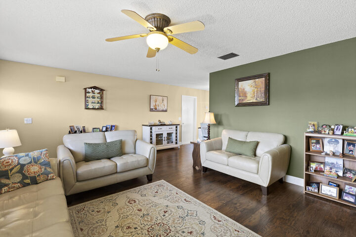 Property Photo:  2513 SE Richmond Street  FL 34952 