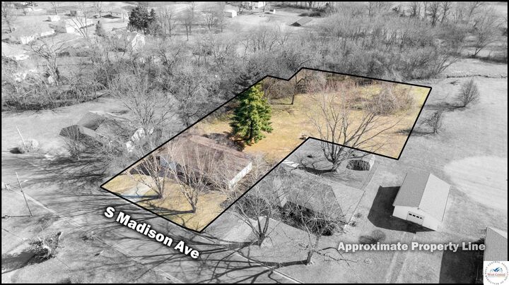 Property Photo: 1305 Madison MO 65301