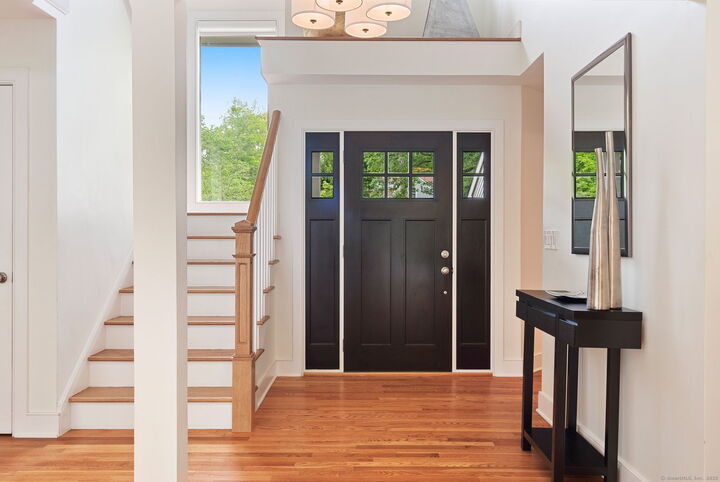 Property Photo:  78 Pin Oak Lane  CT 06897 