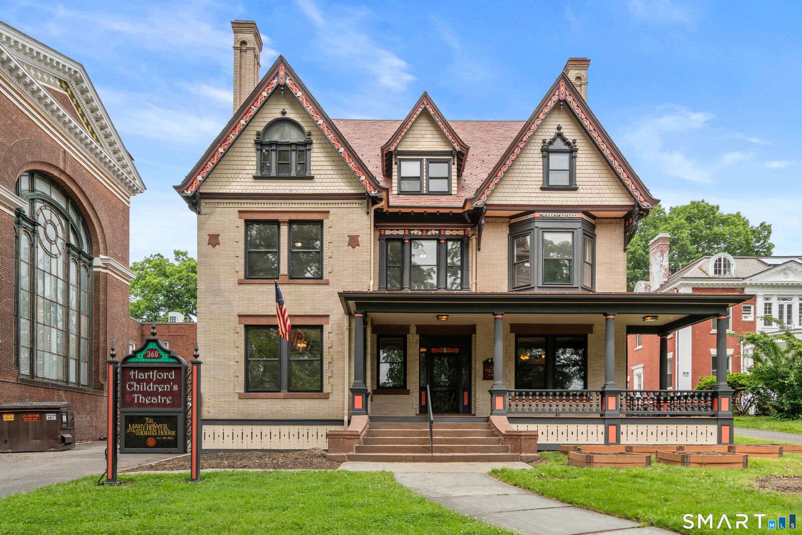 Property Photo:  360 Farmington Avenue 2  CT 06105 