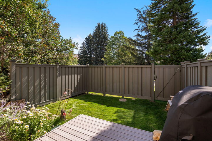 Property Photo: 280 S 3rd Ave 24 ID 83340