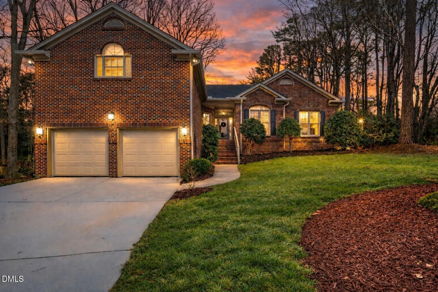 Property Photo: 2016 W Sterlington Place NC 27502