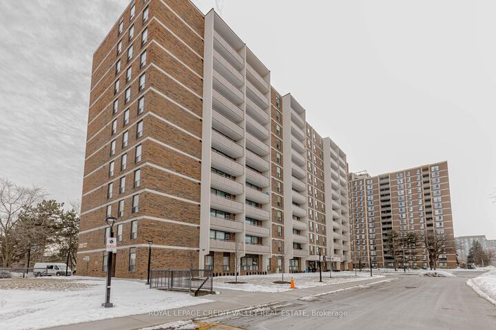 Property Photo: 3120 Kirwin Avenue 501 ON L5A 3R2
