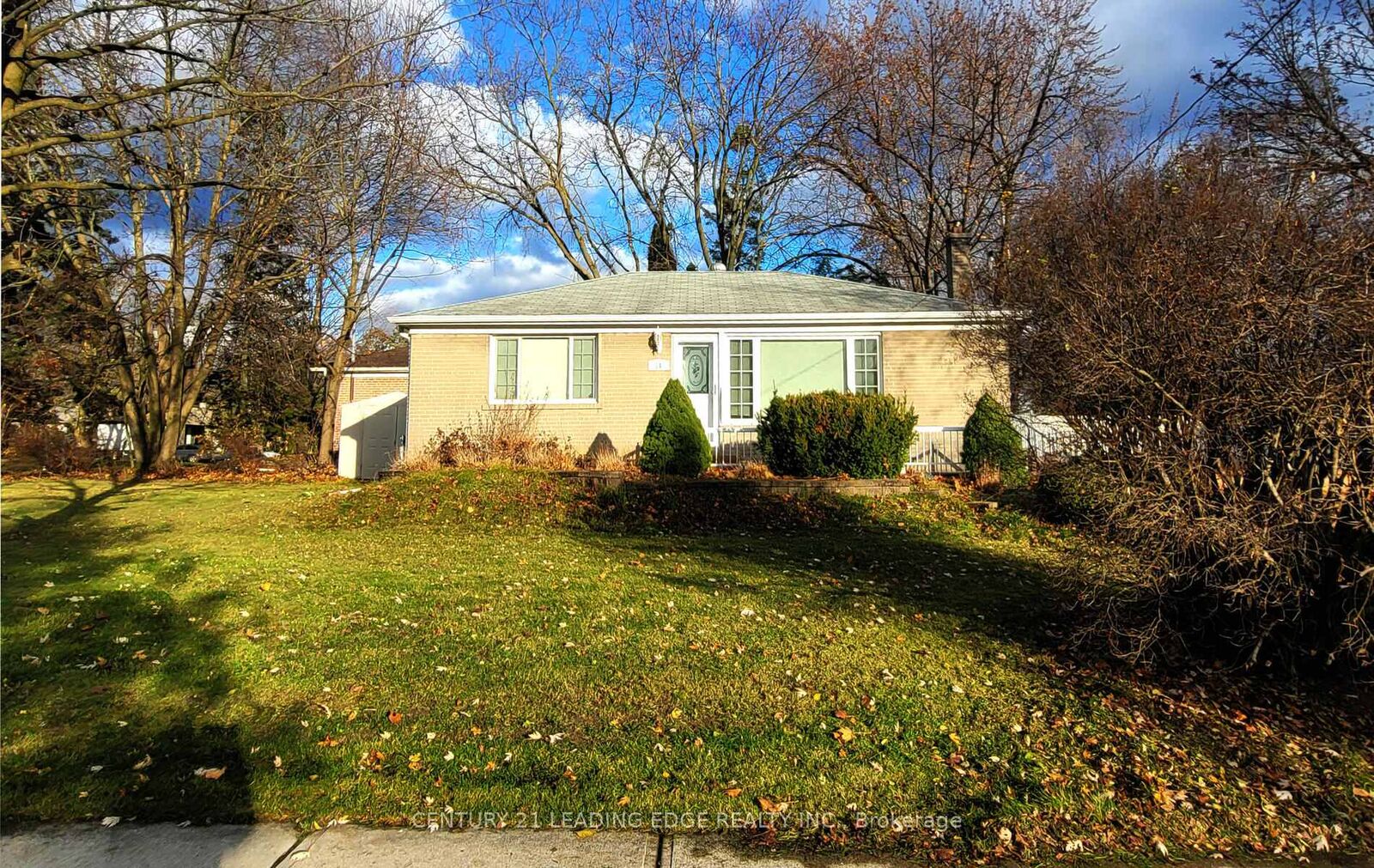 Property Photo: 11 Hiley Avenue ON L1S 6H3