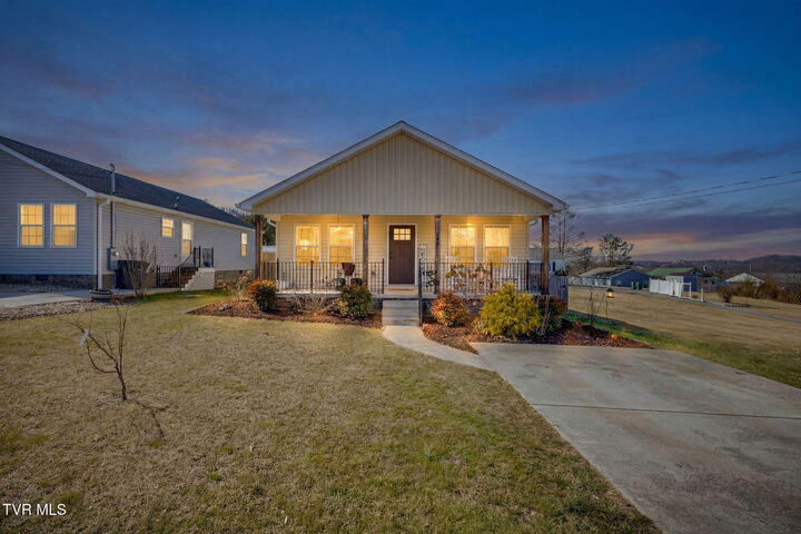 Property Photo: 609 South Watauga Avenue TN 37643