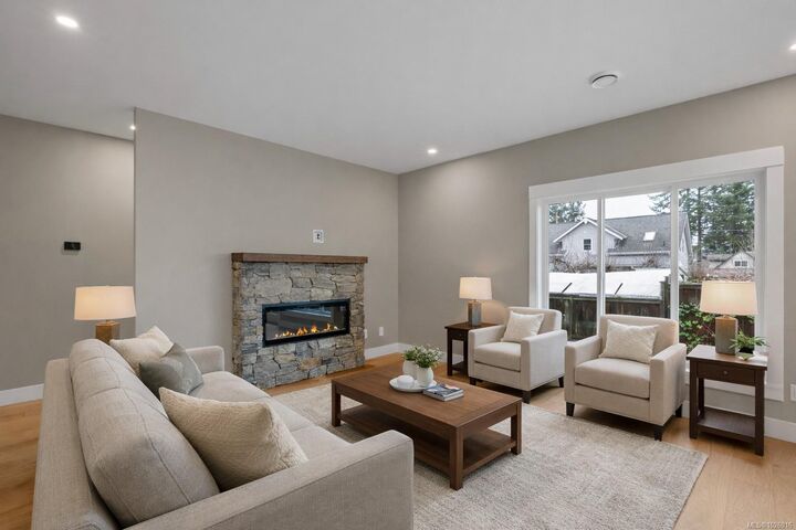 Property Photo: 715 Doehle Ave BC V9P 2V1