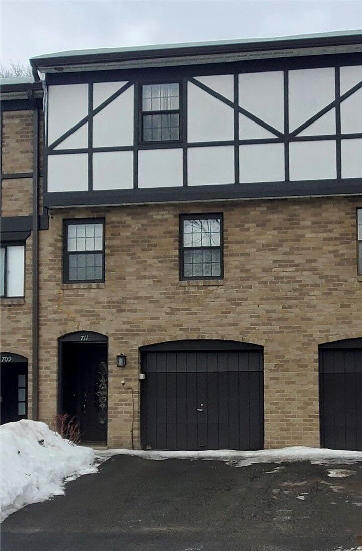 Property Photo:  711 Newton Square  PA 15108 