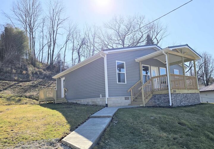 Property Photo:  880 Vine Street  KY 41169 