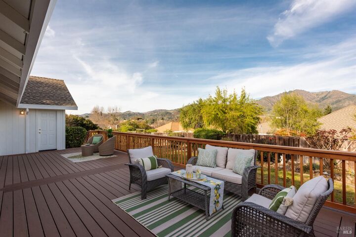Property Photo: 408 Woodley Way CA 95409