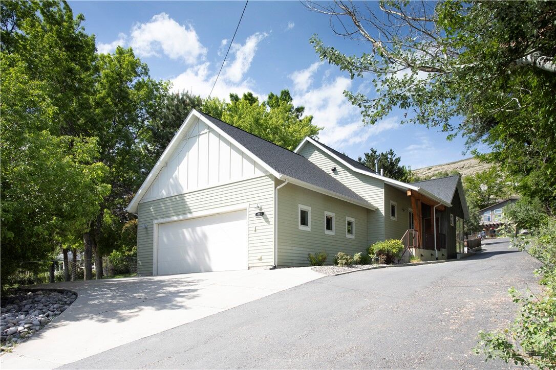 Property Photo:  413 Rimrock Road  MT 59102 