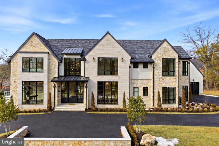 Property Photo:  1306 Ballantrae Court  VA 22101 