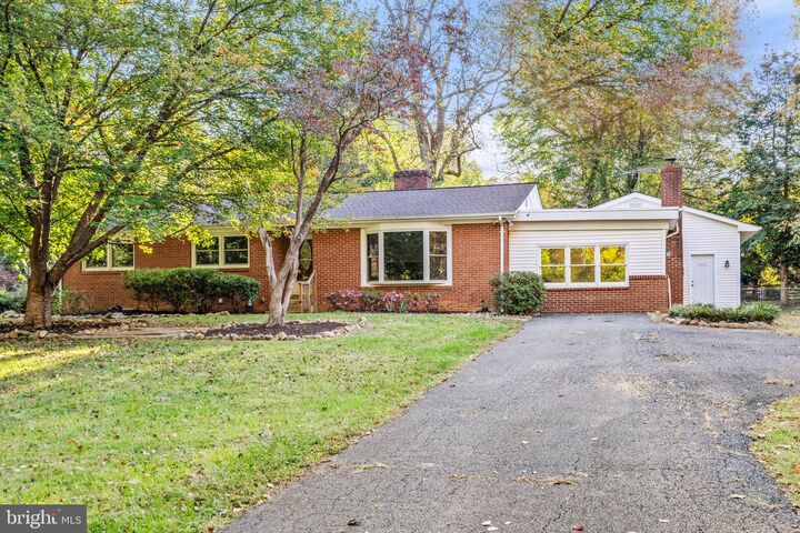 Property Photo:  6741 Maxwell Avenue  VA 20187 