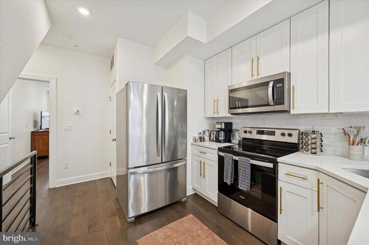 Property Photo:  3958 Mt Vernon Street 2  PA 19104 