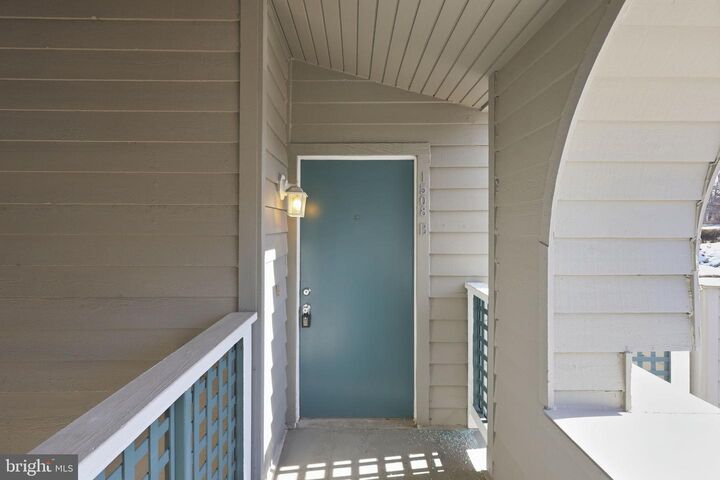 Property Photo:  1508 Summerchase Court B  VA 20194 