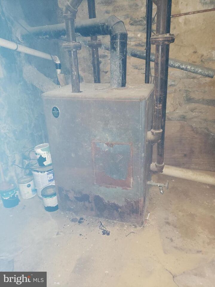 Property Photo:  415 W Annsbury Street  PA 19140 