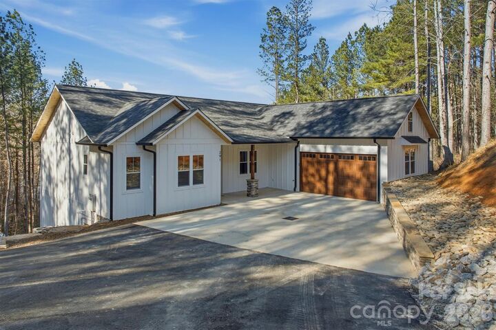 Property Photo: 291 Table Rock Trace NW NC 28690