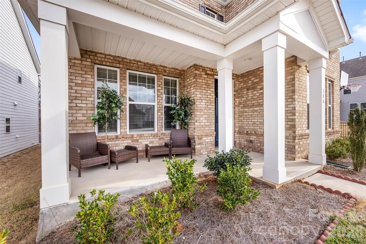 Property Photo:  346 W Waterlynn Road  NC 28117 