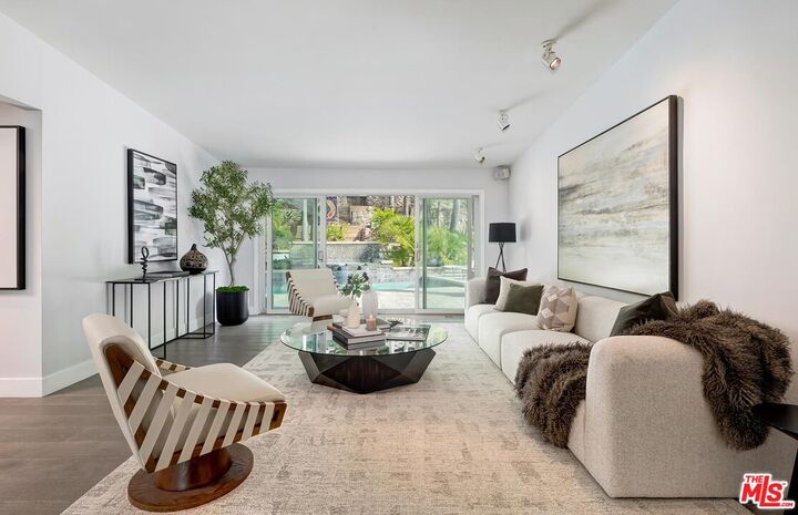 Property Photo:  1514 San Ysidro Dr  CA 90210 