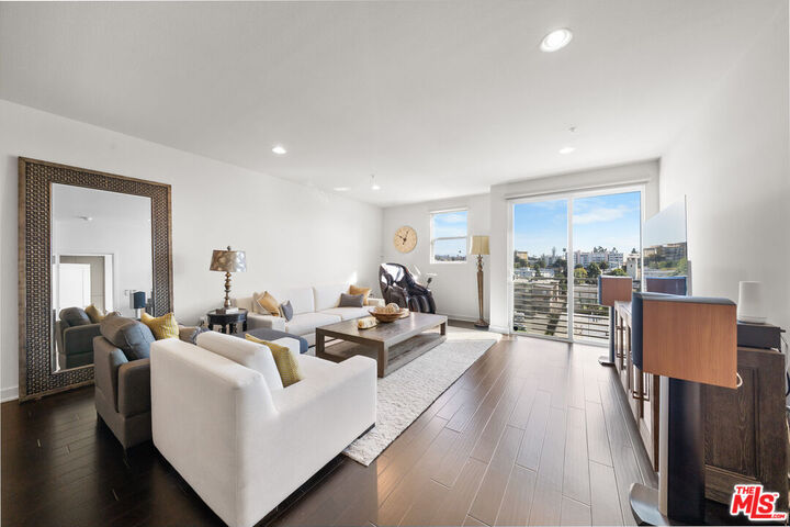 Property Photo:  436 S Virgil Ave, Unit Ph7  CA 90020 