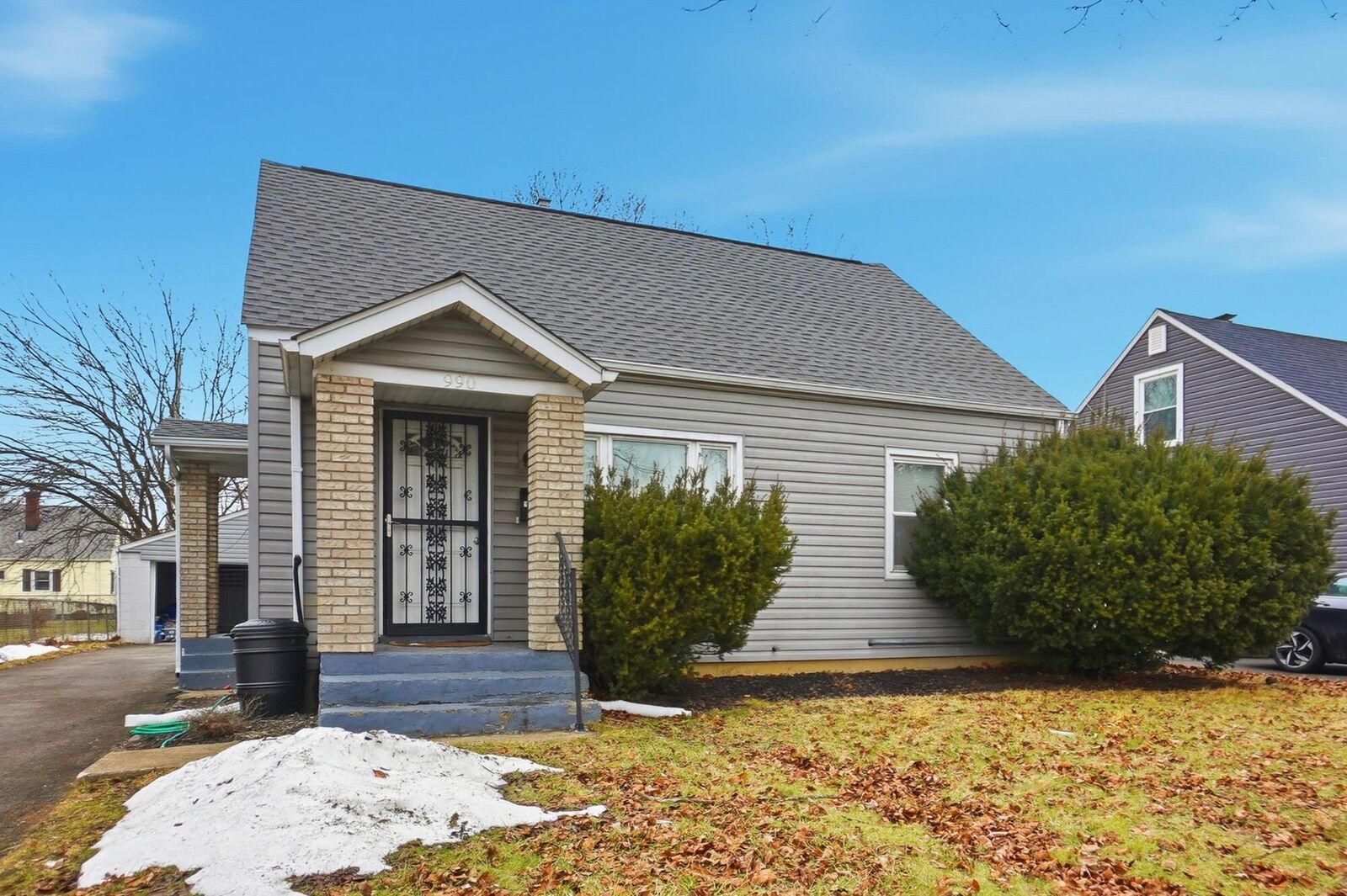 Property Photo: 990 E 21st Avenue OH 43211