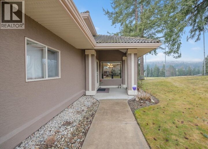 Property Photo: 2550 Golf Course Drive 6 BC V0E 1H1
