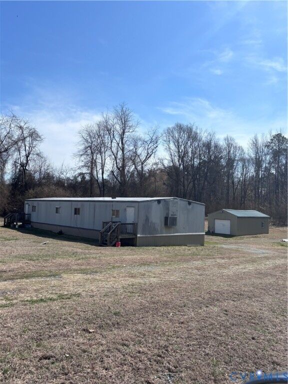 Property Photo: 37 Ca Ira Lane VA 23040