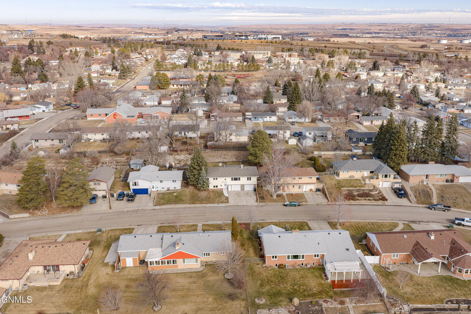 Property Photo: 604 11th Street NW ND 58554