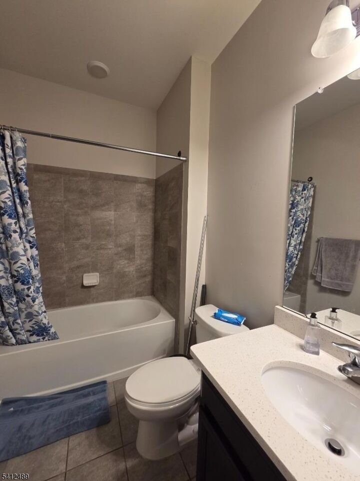 Property Photo:  2 Bond St  NJ 08902 